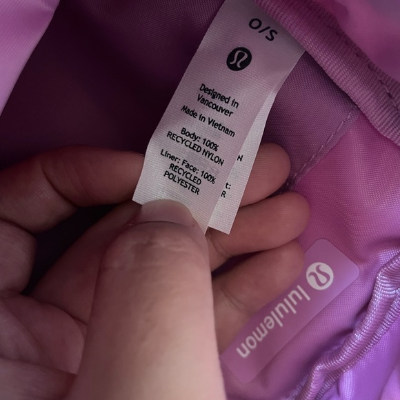Lululemon Easy Access Crossbody Bag 1.5L - Dahlia Mauve - Picture 15 of 16